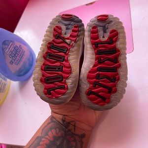 Jordan retro 11 gym red